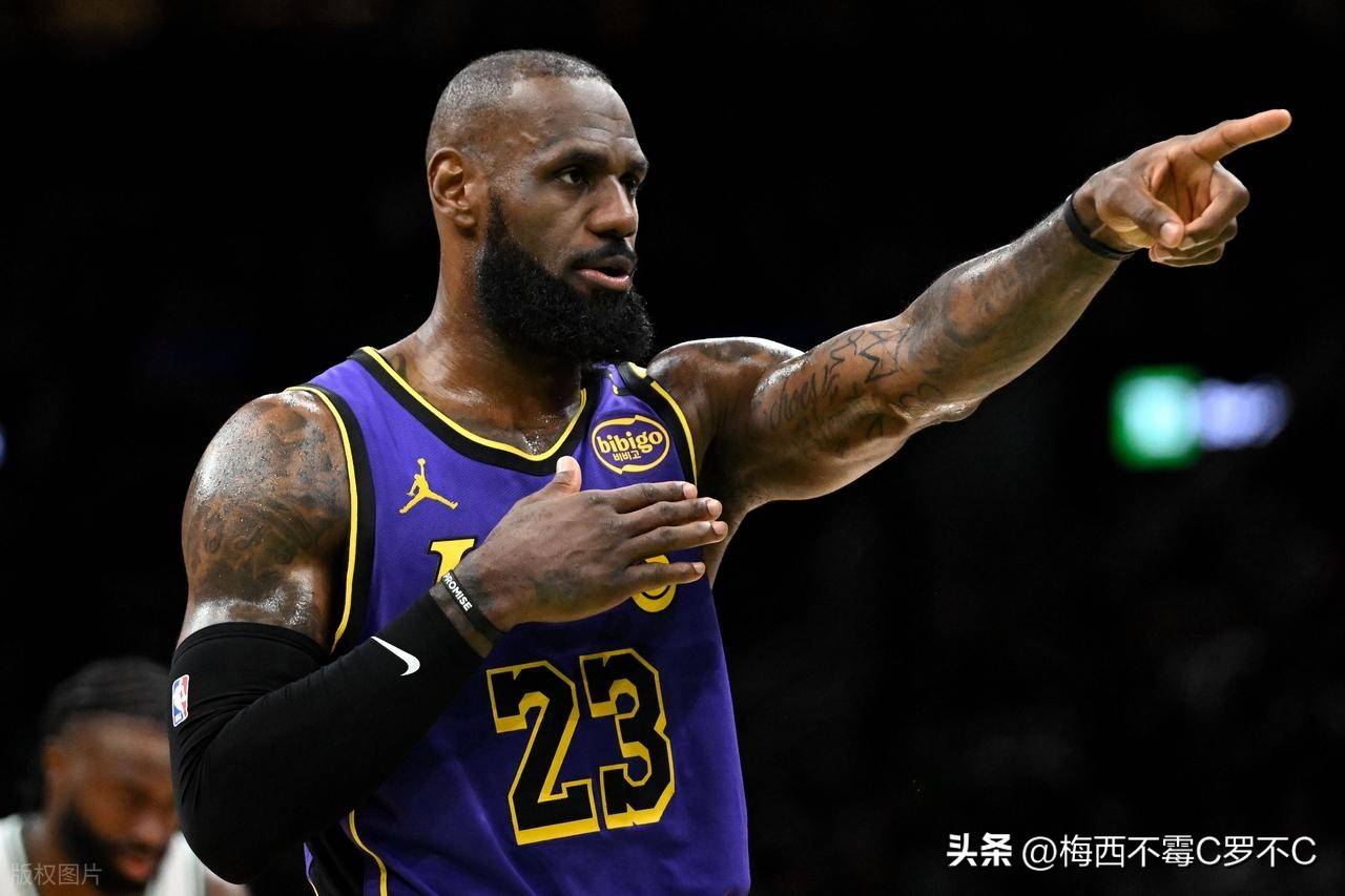 AYX-詹姆斯在美国队比赛中比分优势明显，赛况扑朔迷离引发热议！的简单介绍